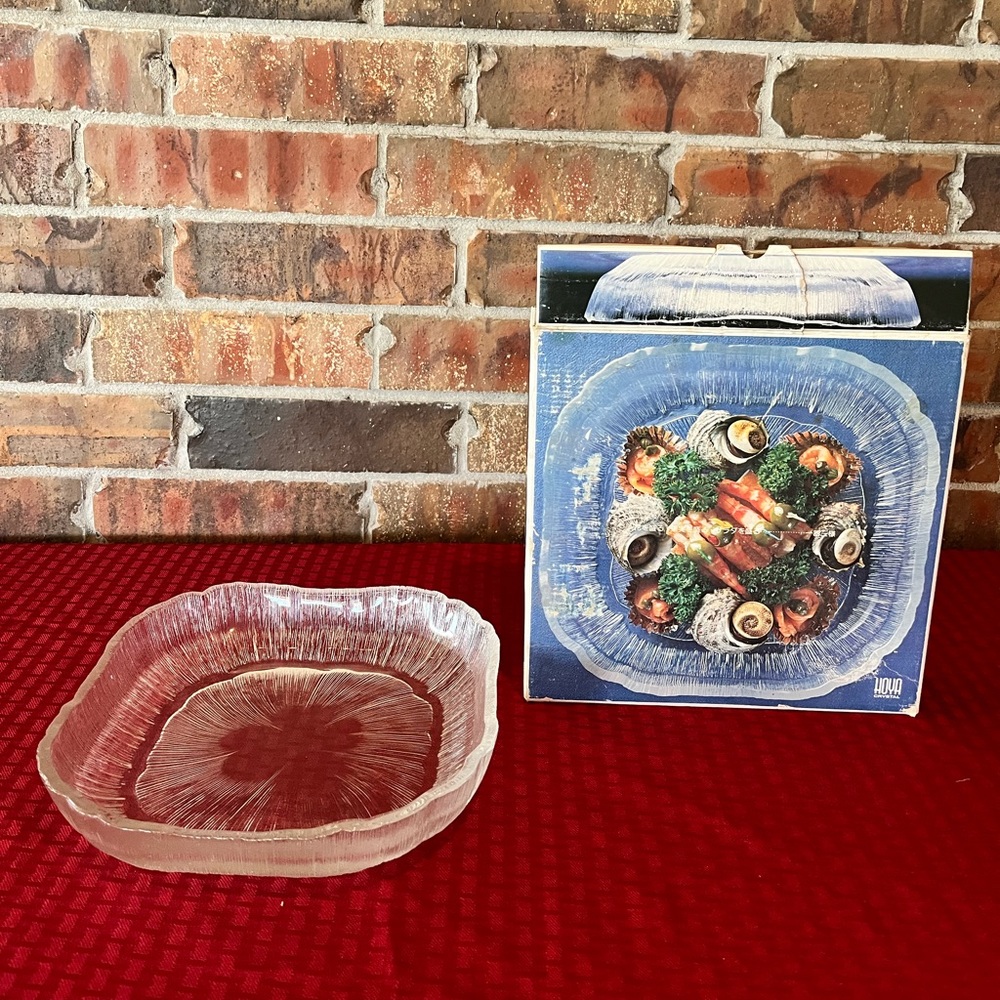 Hoya Crystal Mikasa poppy Square Plate W/Box - Picture 2 of 5